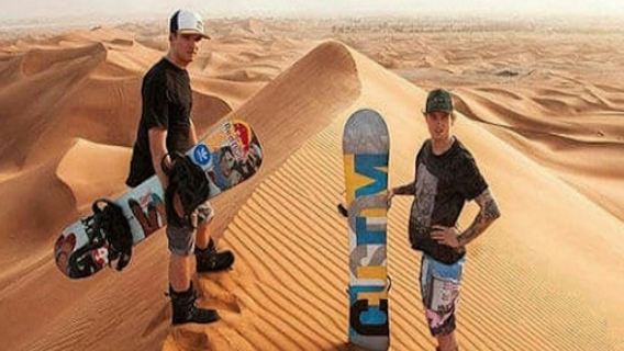 Dubai Desert Safari: Sandboarding, Dune Bashing and BBQ Dinner