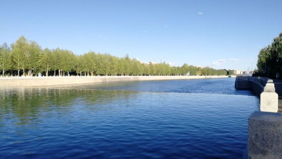 青海一日遊l托素湖+海子詩歌館+德令哈市步行街+巴音河