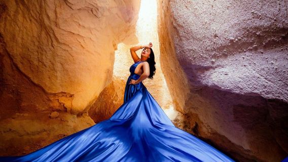 Cappadocia: Esperienza fotografica in Cappadocia con abito volante con pick-up e drop-off dall'hotel