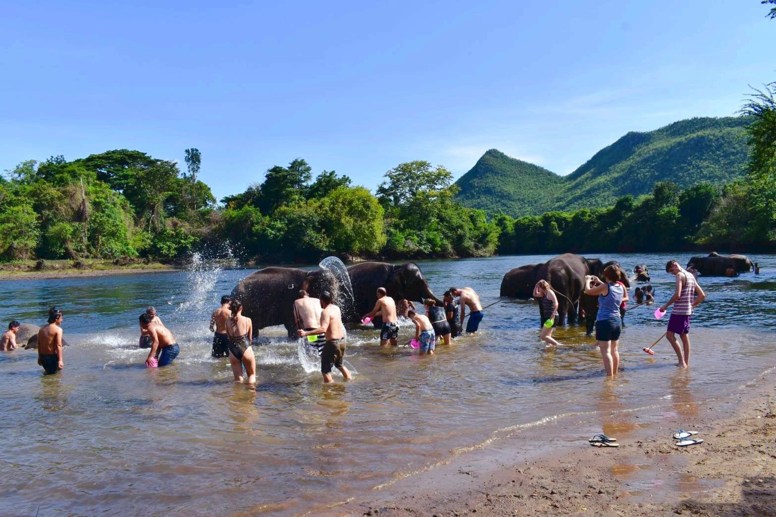 태국 칸차나부리 코끼리 월드 당일 치기 여행 [에라완국립공원]