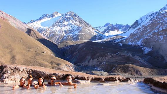 Ab Santiago: Tour zum Vulkan Cádiz des Maipo und zu den heißen Quellen