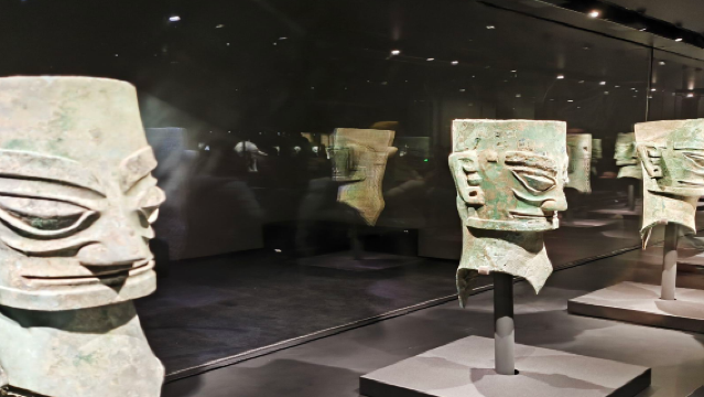 【成都出發】三星堆都江堰藍眼淚 2-8人小團市區三環接駁服務