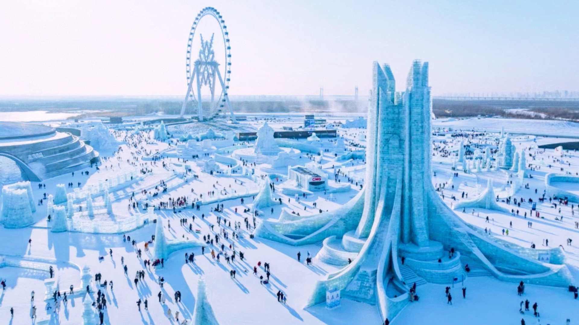 Ganztägiger Tagesausflug mit englischer Führung durch die Harbin Eisskulpturen-Welt und den Sibirischen Tigerpark inklusive Mittagessen mit Dimsum-Bankett