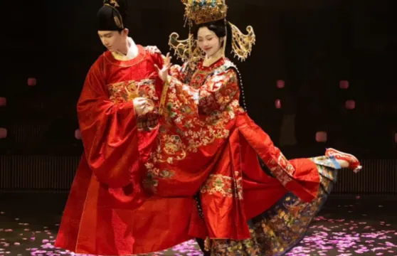 【覺宴·宮廷餐秀】雲南昆明覺宴|全景沉浸式國風宮宴文旅盛會【午宴/晚宴/過橋米線+含服飾體驗+可選化妝】