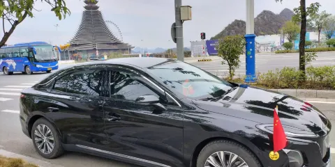 冠巖奇趣溶洞實驗+漫步桂林灕江景區+桂林灕江景區石頭畫一日遊【研學·獨立包團】