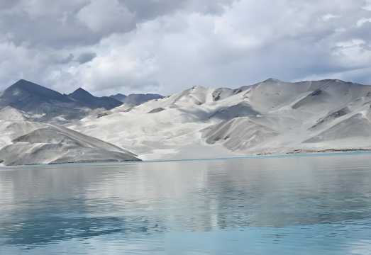 Discover the Enchanting Kashgar: One-Day Tour to Pamir Plateau, Karakul Lake, and White Sand Lake Scenic Area