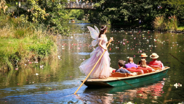 Balade en kayak d'une heure sur la rivière Avon | Expérience unique de canoë maori sur l'Avon à Christchurch, île du Sud de la Nouvelle-Zélande