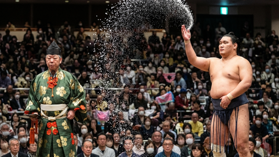 Nagoya: Sumoturnauslippu opastuksella 20./21./23./24. heinäkuuta