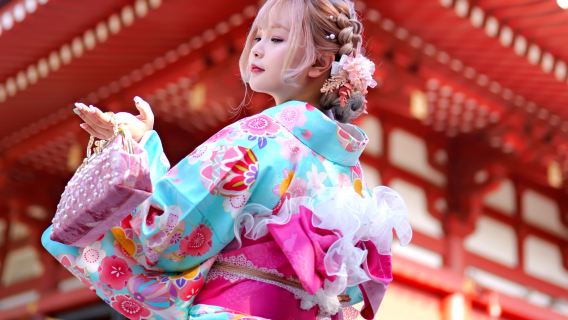 Esperienza di Noleggio Kimono, Furisode e Yukata a Tokyo|Acconciature Raffinate/Trucco Giapponese/Servizio Fotografico