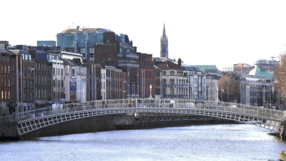 Ireland Dublin | Kolej Trinity + Jambatan Half Penny + Air Terjun Powerscourt (tiket tidak termasuk)