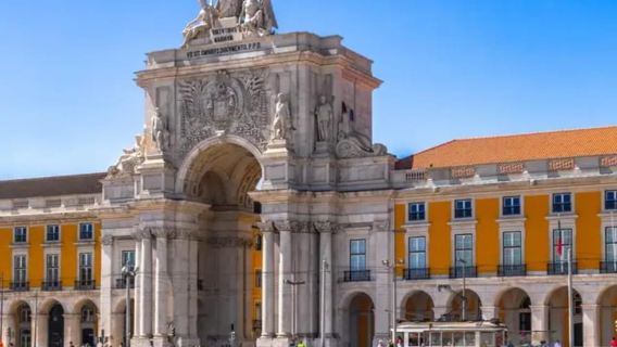 Lisbon Through the Eyes of a Local - Food and Walking Tour