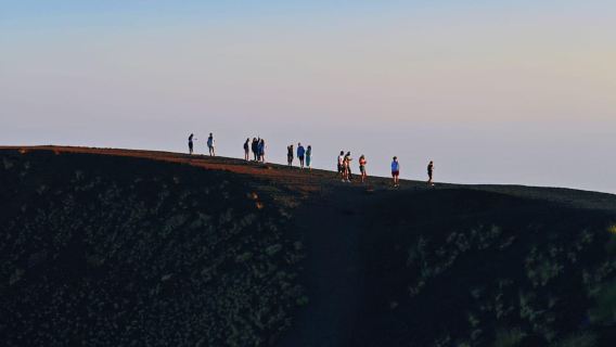 Catania: Mount Etna Sunset Tour with Wine Tasting