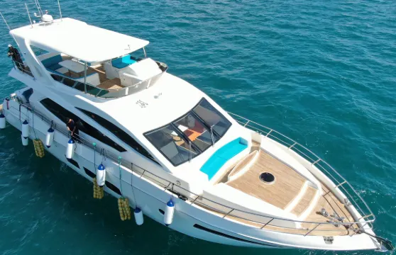 【三亞遊艇】海南三亞豪華遊艇包船出海3小時／星華遊艇碼頭【全新46-98呎多種船型可選+親子家庭團建優選】