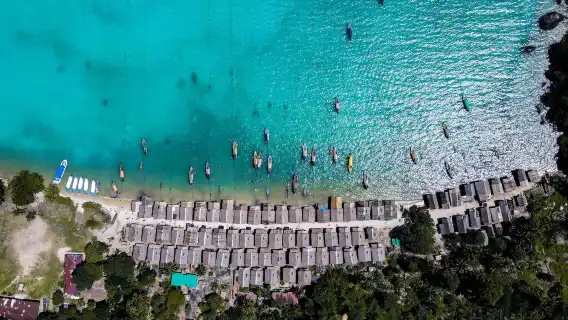 從普吉島或考拉出發:斯米蘭群島與莫肯村日遊含浮潛