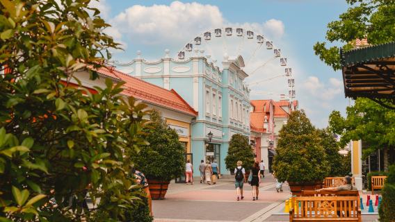 Paquete de compras en el outlet de Budapest (incluye servicio de transporte, tarjeta de descuento del 10 % y vale de comida de 5 €) Designer Outlet Parndorf