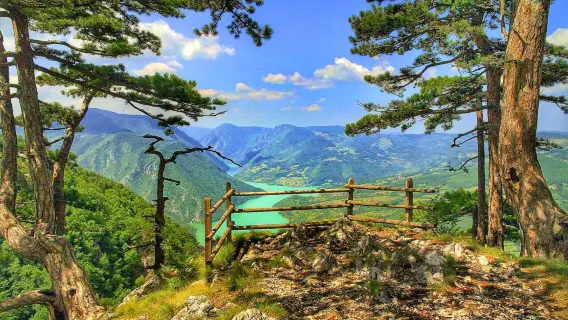 one-day tour in Serbia and Bosnia [one-way, no turning back, Belgrade to Sarajevo is reversible]