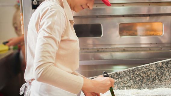 Naples: Guided Pizza Cooking Class