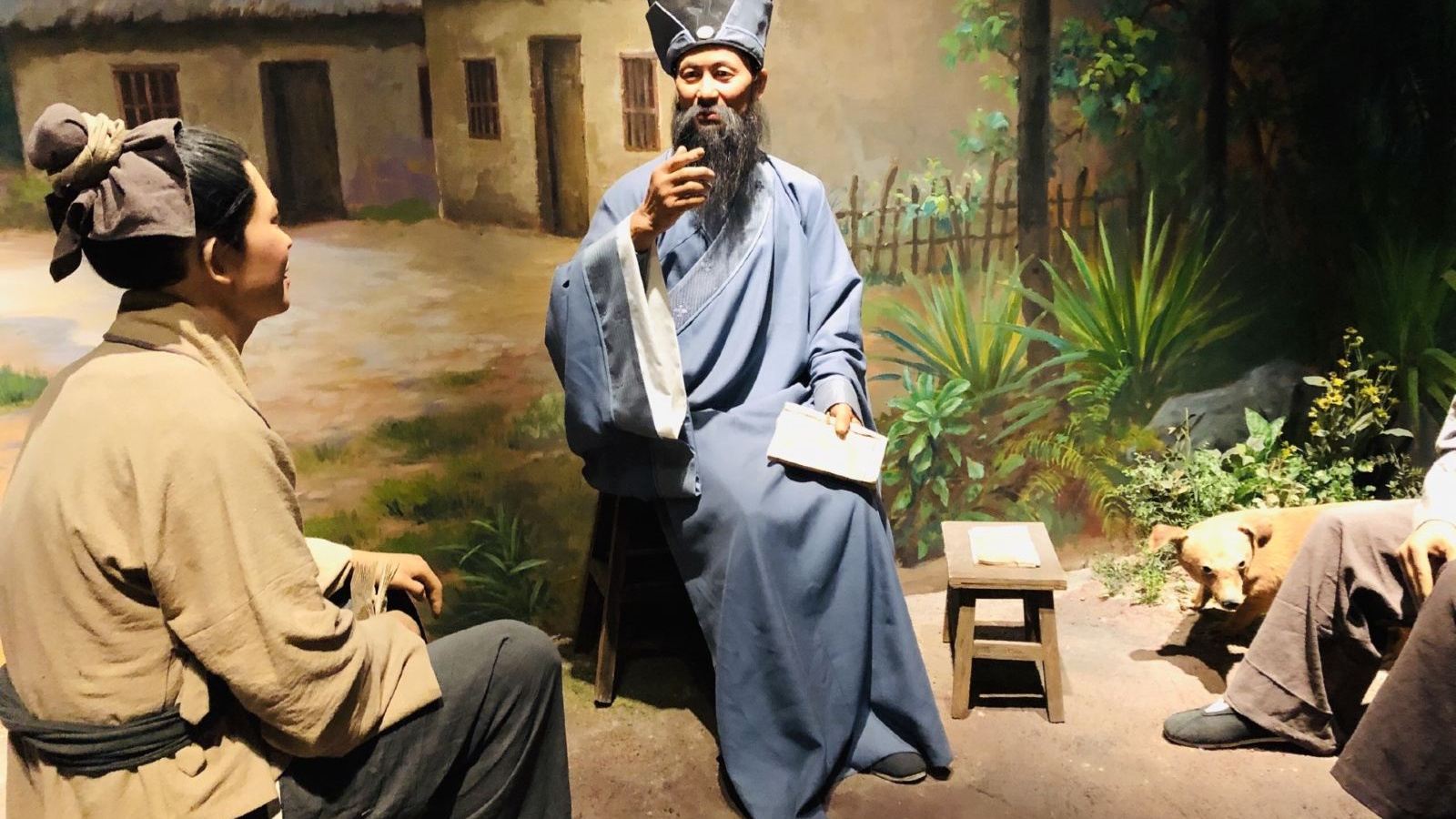 Haikou 1-day tour by private charter: Hai Nan Museum + Haikou Clock Tower + Mission Hills Huayi Brothers Feng Xiaogang Movie Town EA