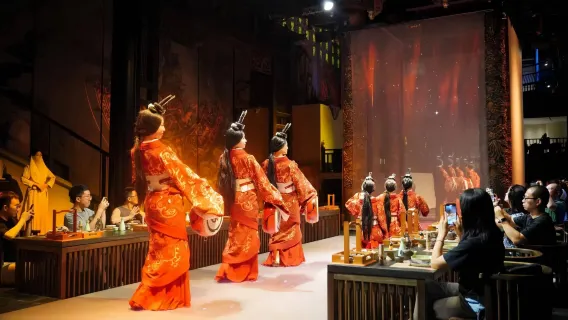 전세 차량이 포함된 전세 차량 일일 투어(수얀푸 저녁 식사 및 공연 포함)