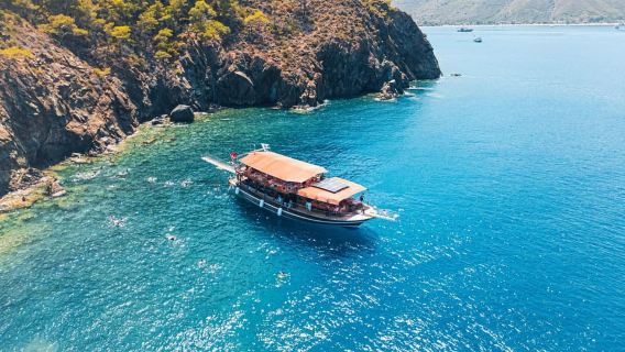 Da Antalya/Kemer: gita in barca a Suluada con pranzo e snorkeling