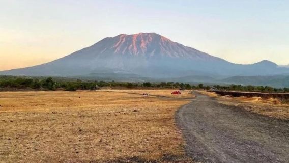 Bali: Hill Sunrise or Sunset Tour with Savana Tianyar Visit