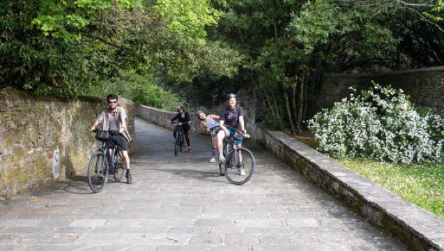 Florence: Tur Sepeda Bukit Chianti dengan Makan Siang di Peternakan & Anggur
