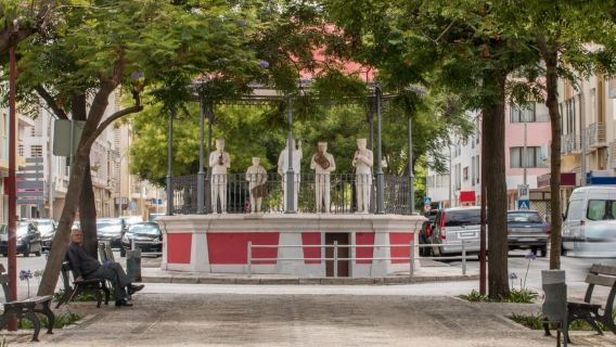 Von Albufeira: Geführter Tagesausflug nach Loule, Faro und Tavira
