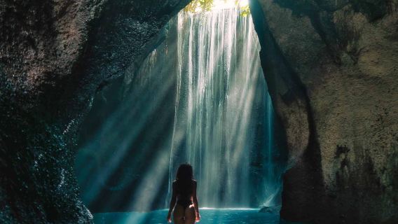 Excursión de un día a la cascada Tukad Cepun en Bali, el Bosque Sagrado de los Monos y Ubud