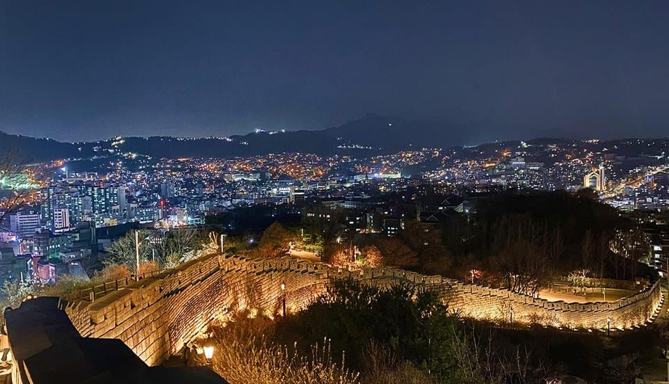 Tour notturno di Seoul: Parco Naksan e gioielli nascosti