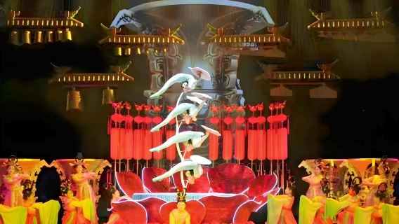 Beijing Red Theater Acrobatic Show Ticket (Stage Spectacle + Promoting Opera Culture + Traditional Kung Fu + Immersive Performance + Pushing Limits)