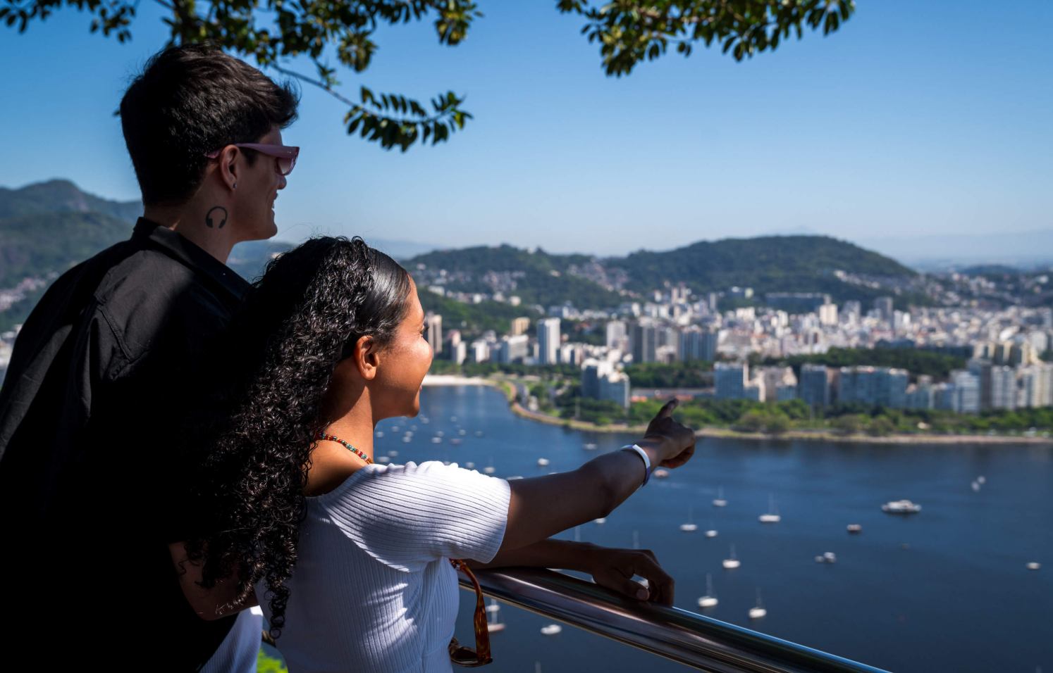 ทัวร์กริชตูเรเดงโตร์และภูเขาชูการ์โลฟ [ฝ่ายบริการลูกค้าออนไลน์ภาษาจีน/บริการรับส่งถึงที่]