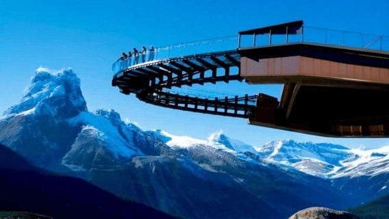 Columbia Icefield Adventure + Skywalk + Peyto Lake Tour from Calgary, Canada (English-speaking Group)
