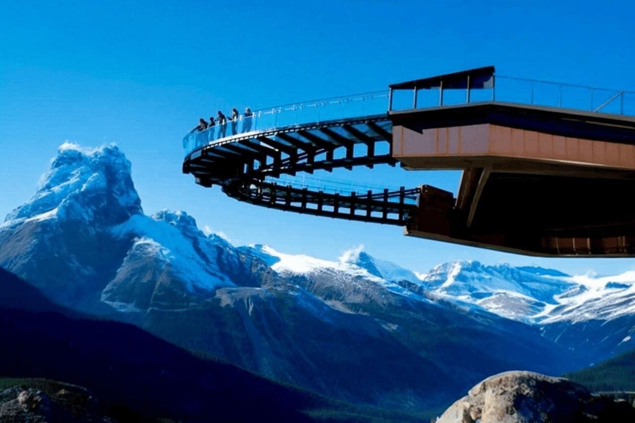 Columbia Icefield Adventure + Skywalk + Peyto Lake Tour from Calgary, Canada (English-speaking Group)