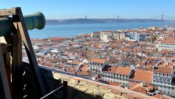 ลิสบอน: ทัวร์เดินชมพร้อมไกด์ + เยี่ยมชมปราสาทเซาจอร์จ