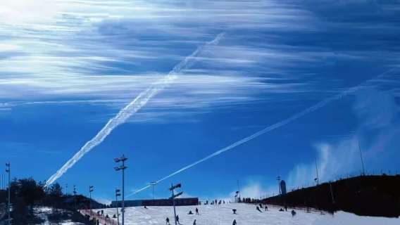 七彩太行雲上滑雪場跟團一日遊