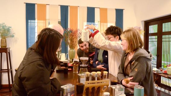 Hanoi: Vietnamese Coffee Workshop met 6 brouwsels, 10 proeverijen en lokale wijnen