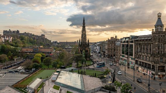 Pesan setelah konsultasi/Edinburgh Royal Mile, Edinburgh Castle, Universitas, Princes Street, Calton Hill/Bandara/Transportasi titik ke titik/Pemandu wisata/Layanan mobil pribadi