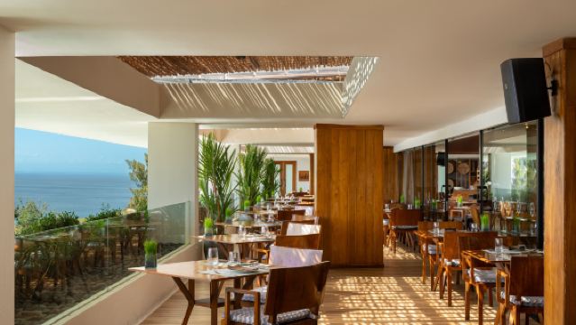 Dining Experience at Anantara Uluwatu Bali Resort