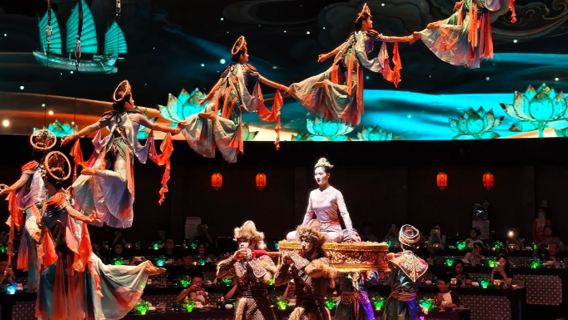 Shanghai (Hofmiddag. Hofmusik - Kejserlig banket i storhedstid) Første butik i Shanghai | Panoramisk lys- og lydimmersiv oldtidskejserbanket (skuespil med landskab for hvert skridt + immersiv kejserlig oplevelse)