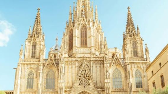 Barcelona Ultimate Tour: Sagrada Familia, Gaudi & Old Town