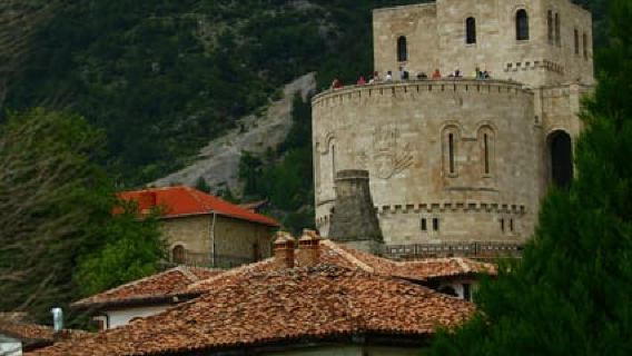 From Tirana: Kruja Castle, Bazaar, and Sari Salltik Tour