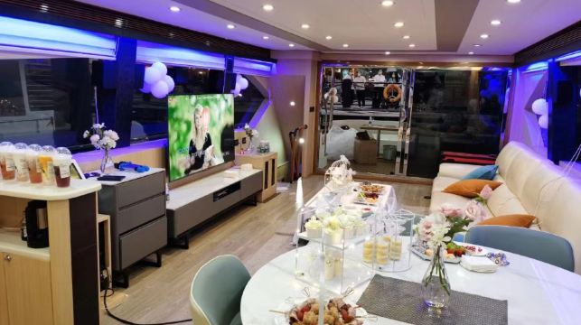 【廣州遊艇出海】廣州太古倉碼頭86呎豪華大遊艇包船出海 +KTV
