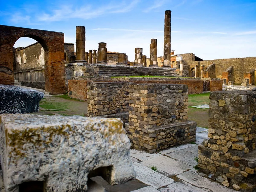 tour di un giorno al Parco Archeologico di Pompei e al Vesuvio con bus climatizzato e pranzo tipico