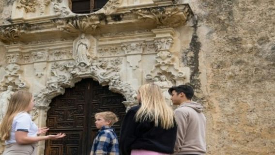 샌안토니오: 소규모 도보 투어 + 강변 크루즈 + 아메리카 타워