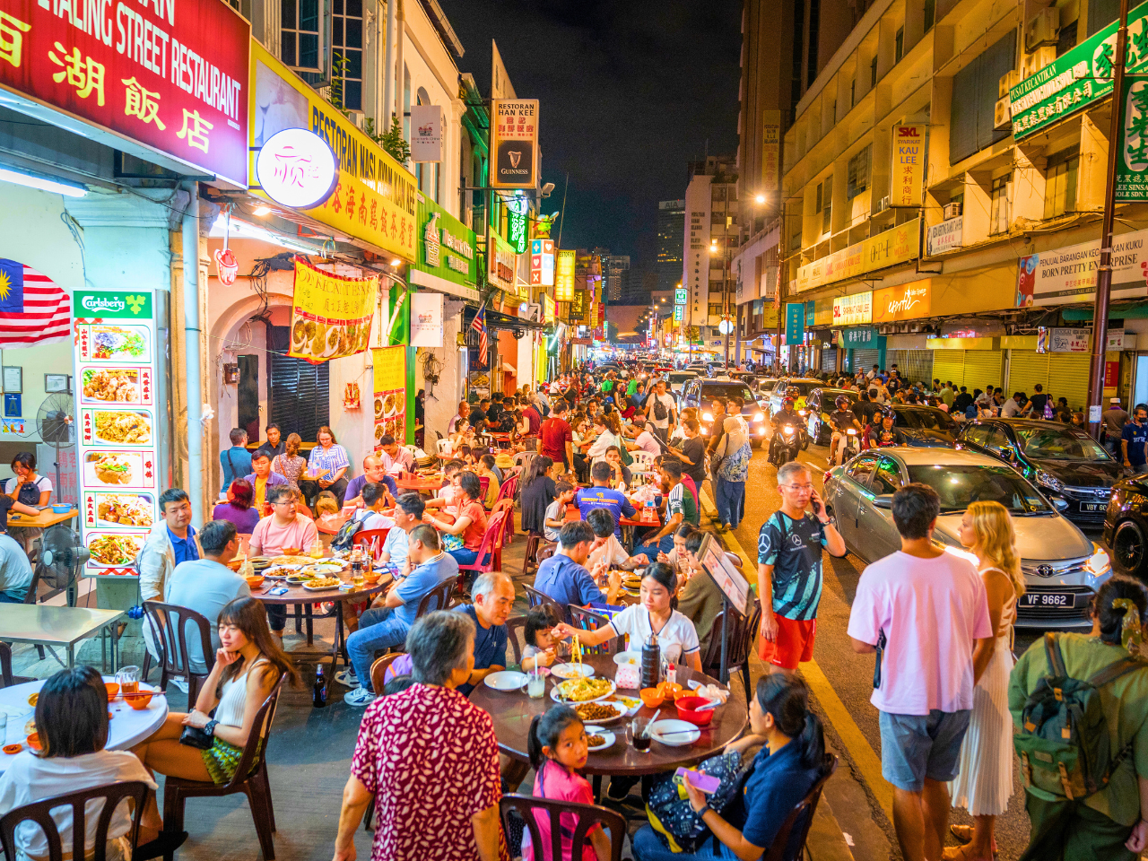 กัวลาลัมเปอร์: ทัวร์ชิมอาหารริมทางยามเย็น 6 เมนู และไกด์นำชมวัด - แบบรวมกลุ่มหรือส่วนตัว