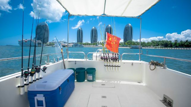 海南三亞45尺豪華專業釣魚艇包船4小時出海海釣【自帶探魚器+20年以上釣齡船長+含魚竿魚餌】