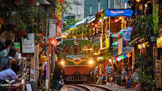 Deluxe Hanoi Tour, Ancient Villages, Pottery Class, Train Street Full Day