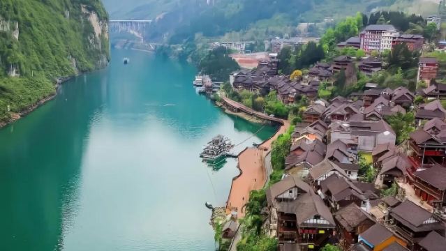 Chongqing 1-Day Tour with Chinese and English Service: Fengdu County Ghost City + 816 Project + The Underwater Museum of White Crane Ridge