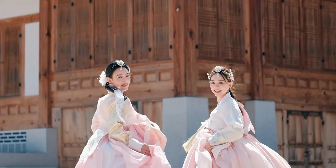 Hanbok Rental at Gyeongbokgung Palace (Palacefox)