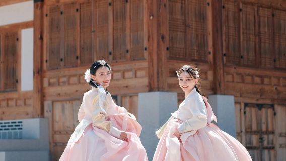 Expérience de location de hanbok au palais Gyeongbokgung à Séoul - Gongnyeo Fox